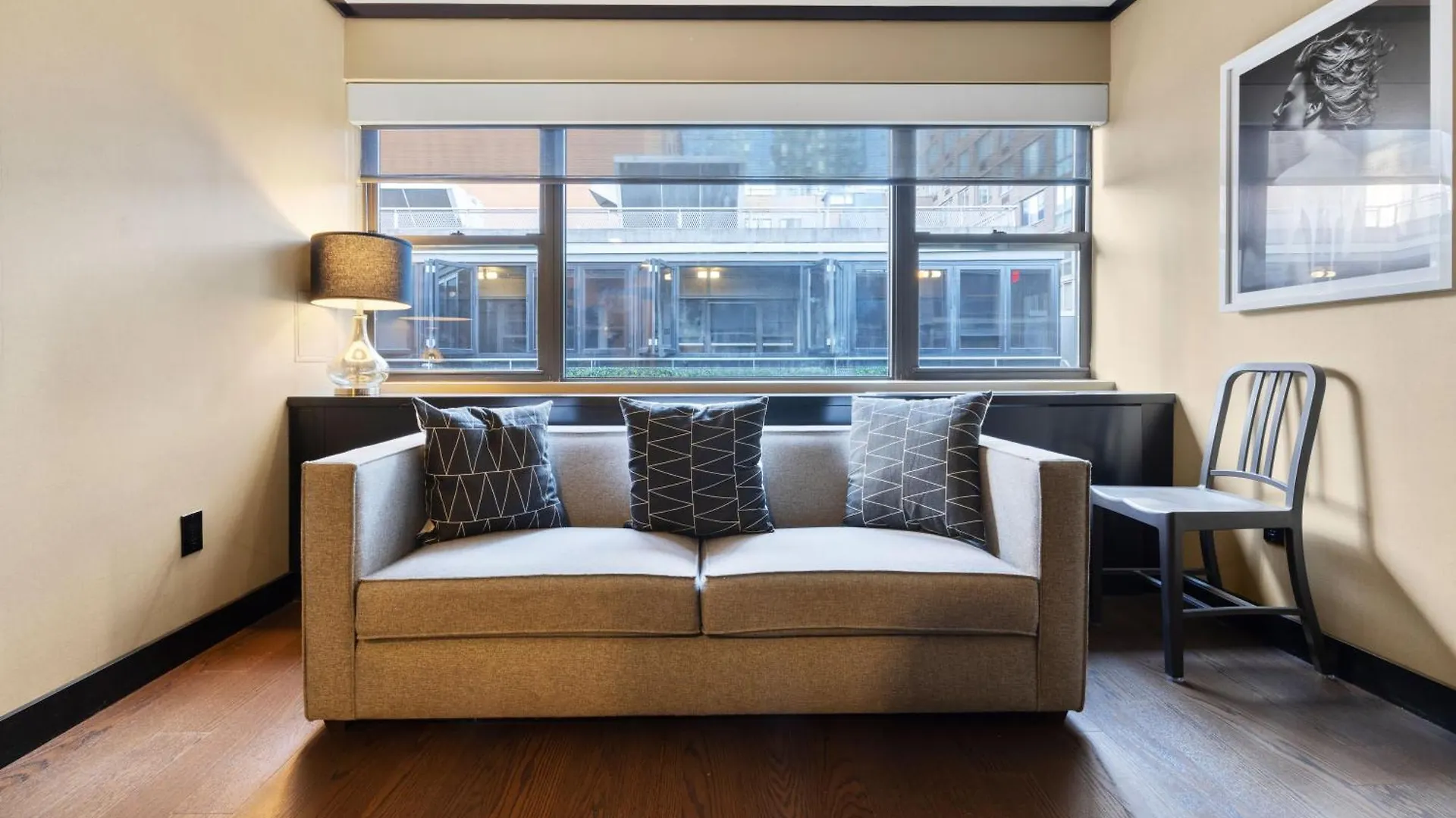 Hudson Yards Hotel New York 3*,