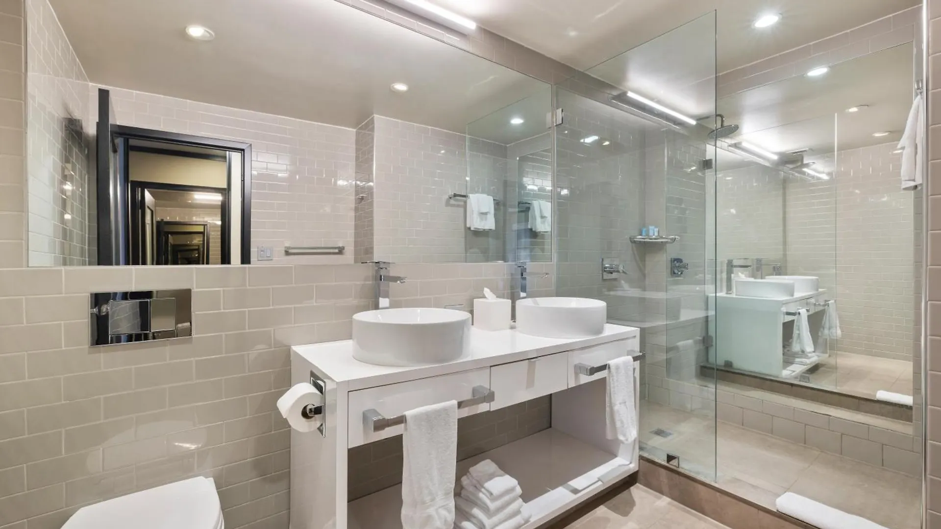 Hudson Yards Hotel New York 3*,