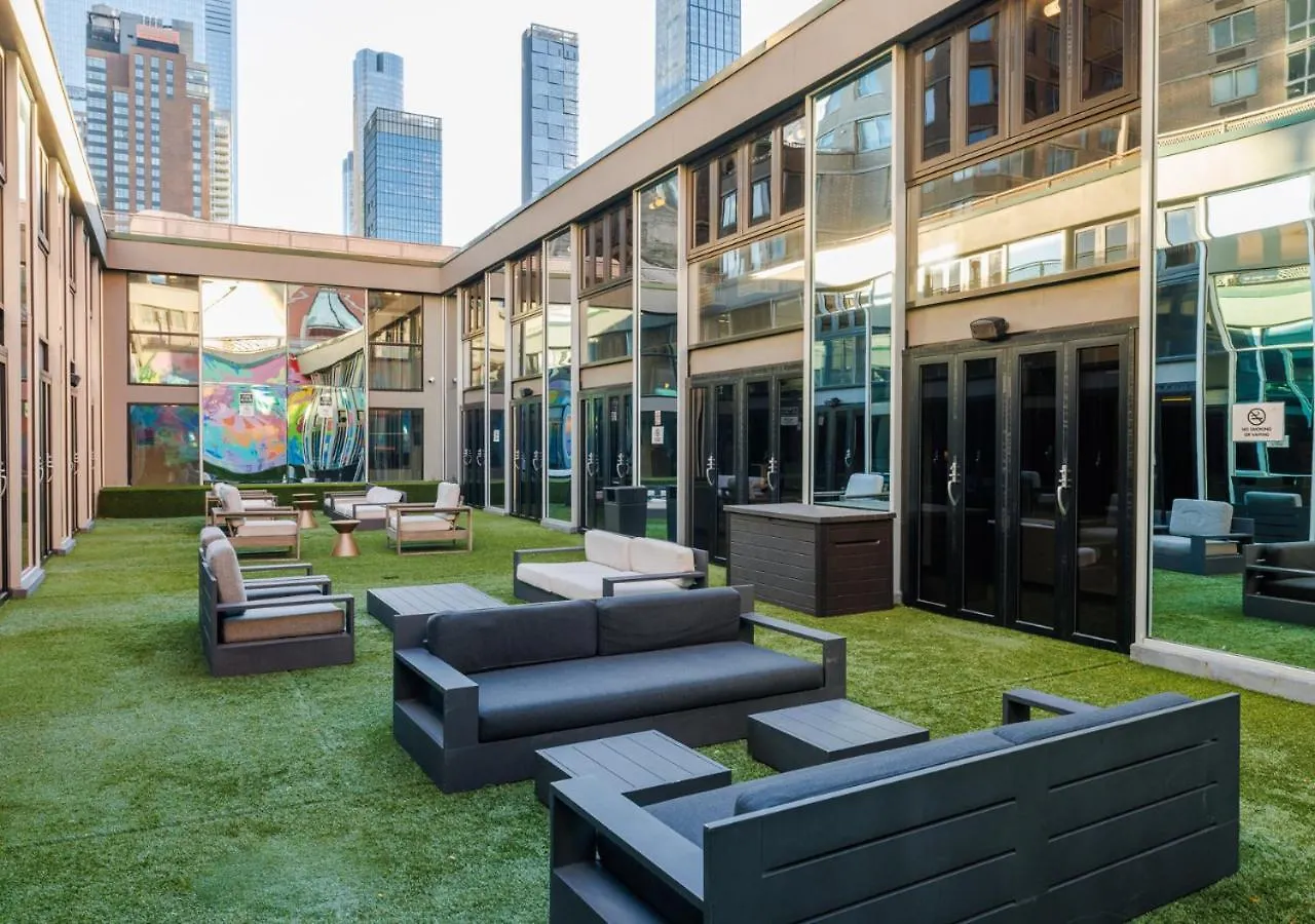 Hudson Yards Hotel New York 3*,